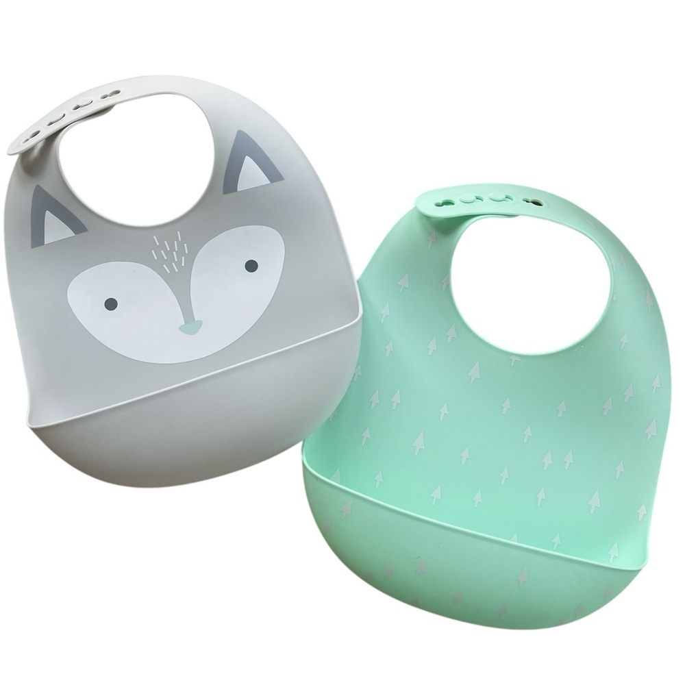 CLOUD ISLAND Gray Fox and Mint Green Arrow Silicone Bib Set